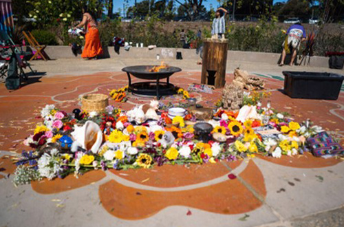 Ceremonial gathering at Hummingbird Farm. Photo credit: PODER.