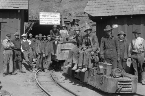 Priest Tunnel Crew 1922