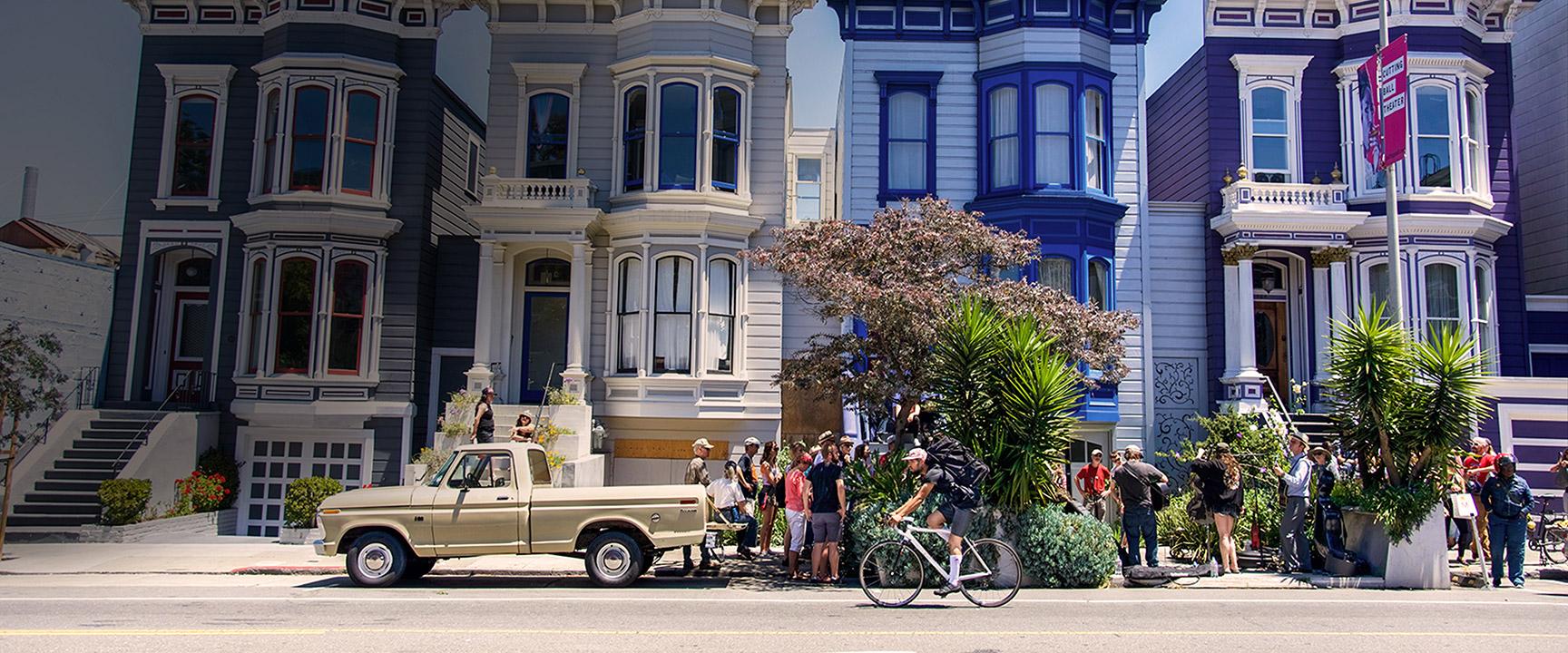 San Francisco neighborhood gathering with live music