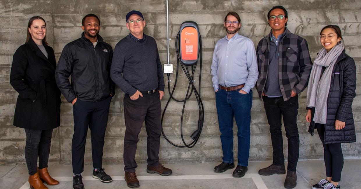 SFPUC and Habitat for Humanity joined forces with CleanPowerSF’s EV Charge SF program to bring electric vehicle (EV) charging stations to their latest affordable homeownership development in San Francisco at Amber Drive.