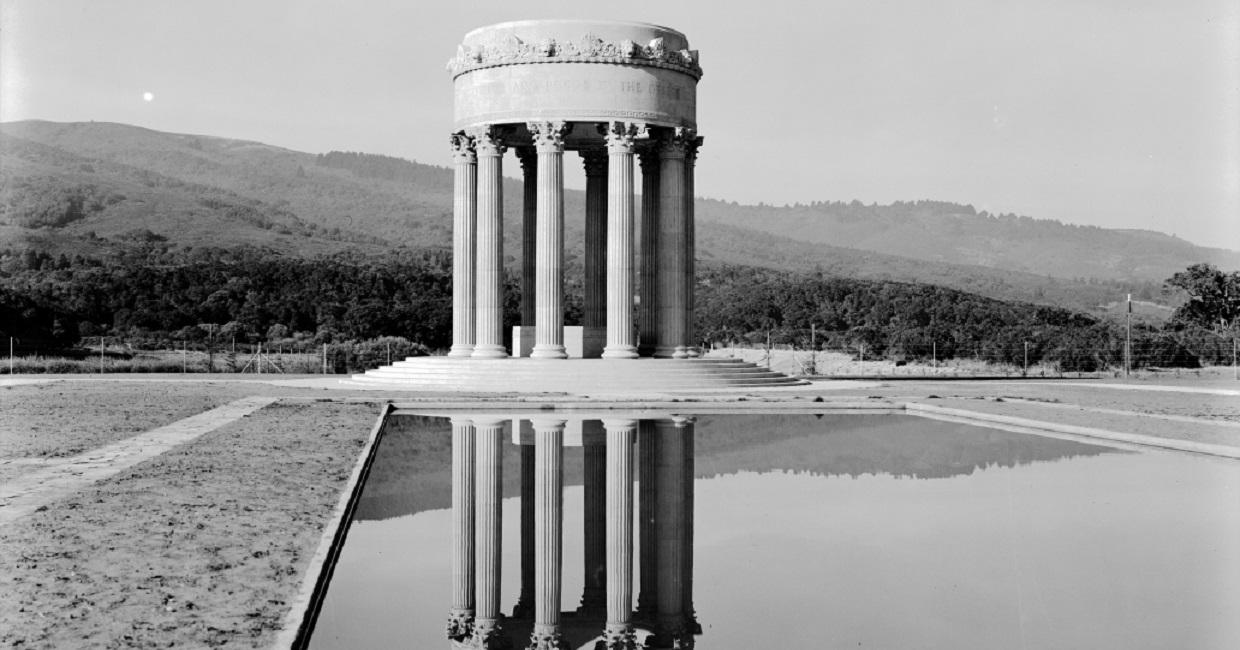 Pulgas Water Temple reflecting on the pool